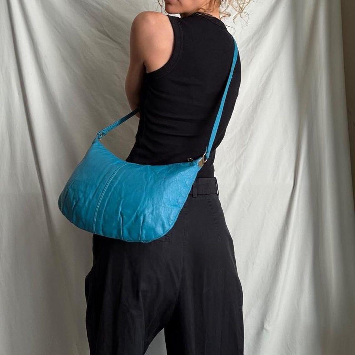 Vintage 80s 90s aqua leather crossbody bag