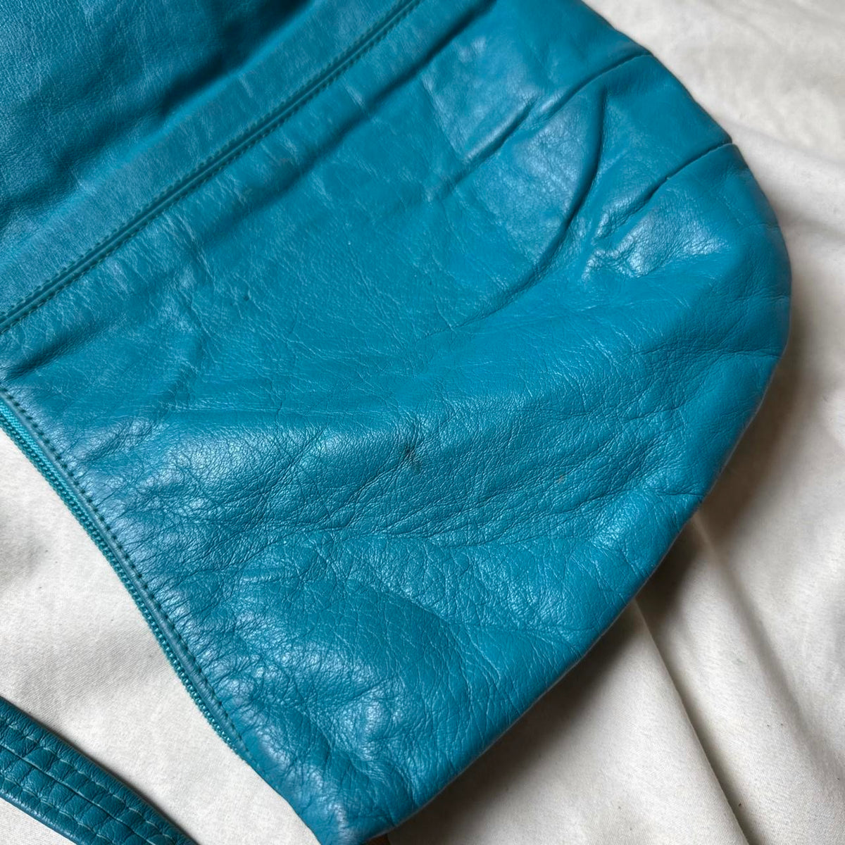 Vintage 80s 90s aqua leather crossbody bag