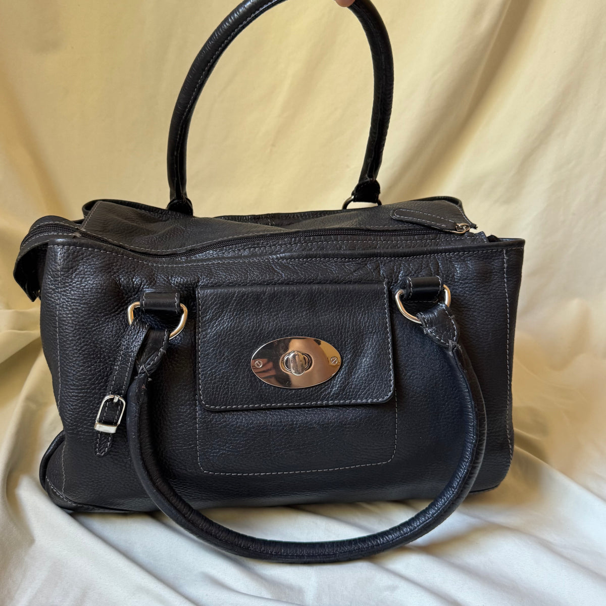 Vintage Minimalist Boxy Leather Bag