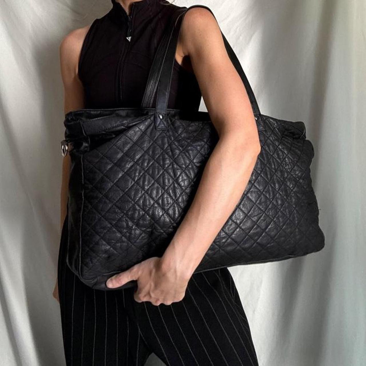 Y2K large black leather hold-all weekender bag