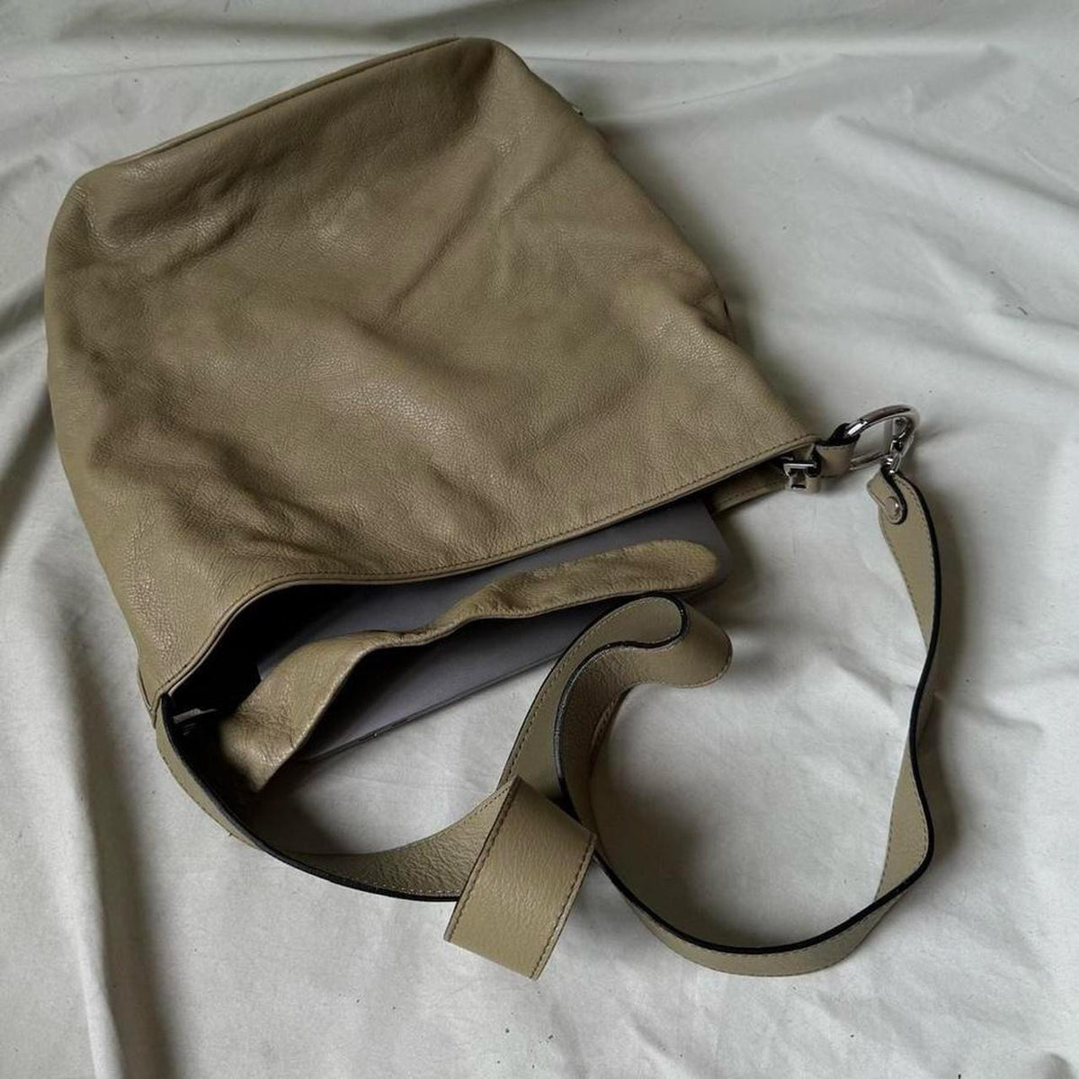 Vintage Y2K leather bag, pale pistachio green leather slouch bucket bag