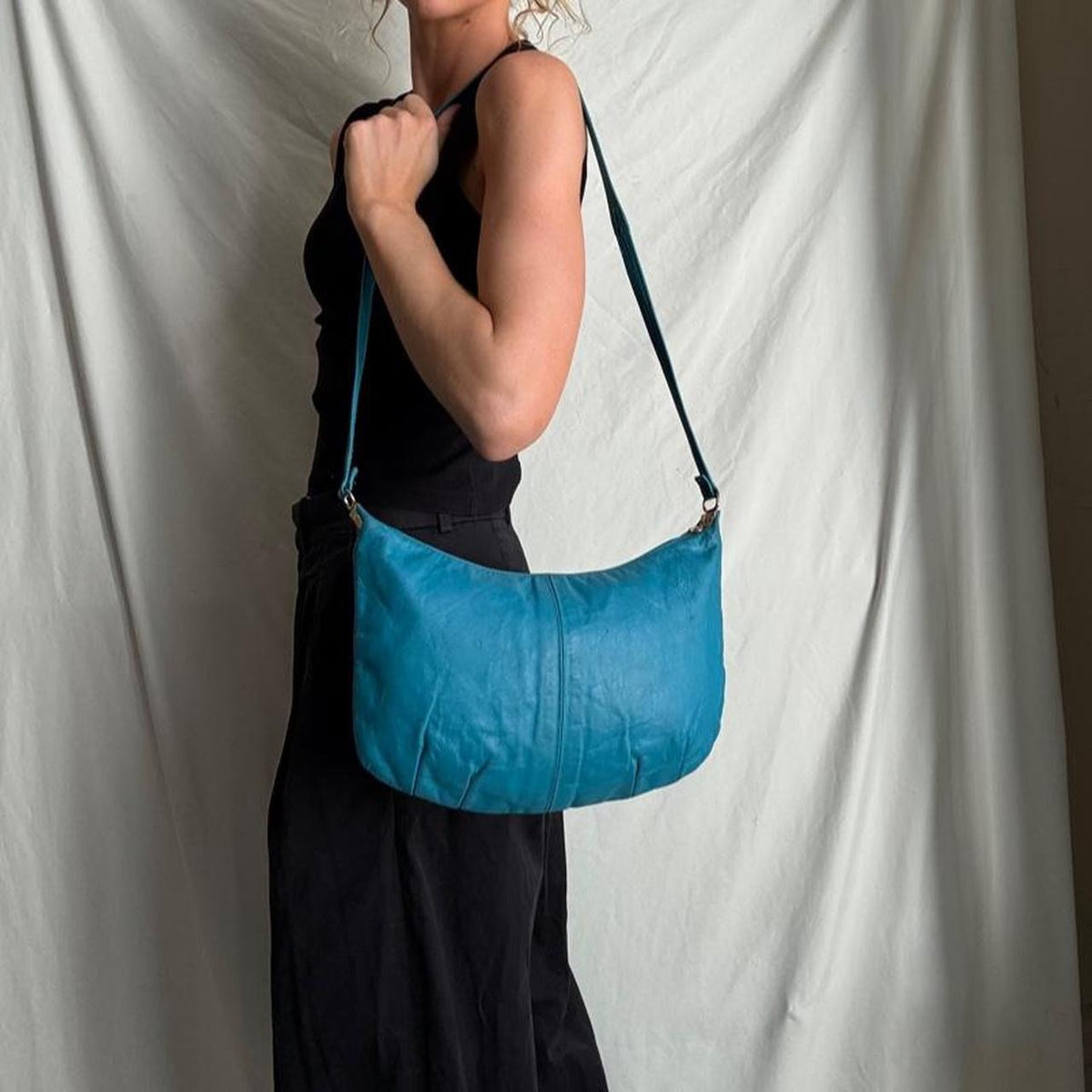 Vintage 80s 90s aqua leather crossbody bag