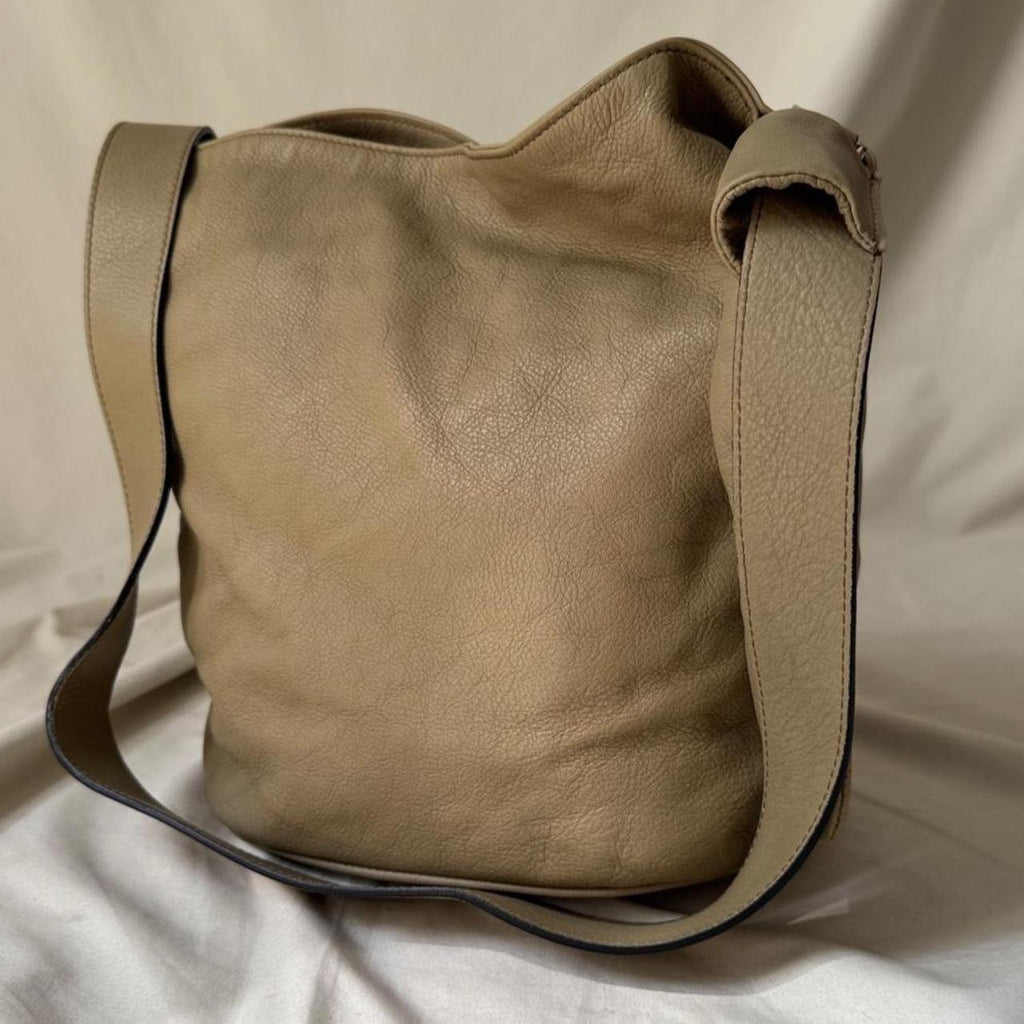 Vintage Y2K leather bag, pale pistachio green leather slouch bucket bag