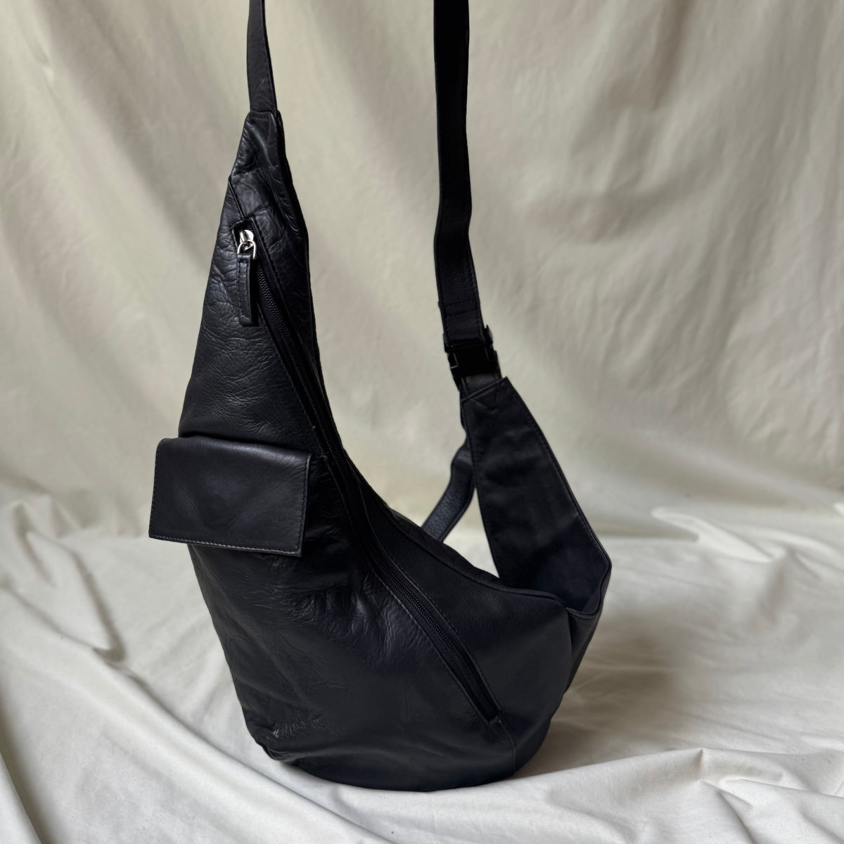 Vintage Y2K Black Leather Sling Bag