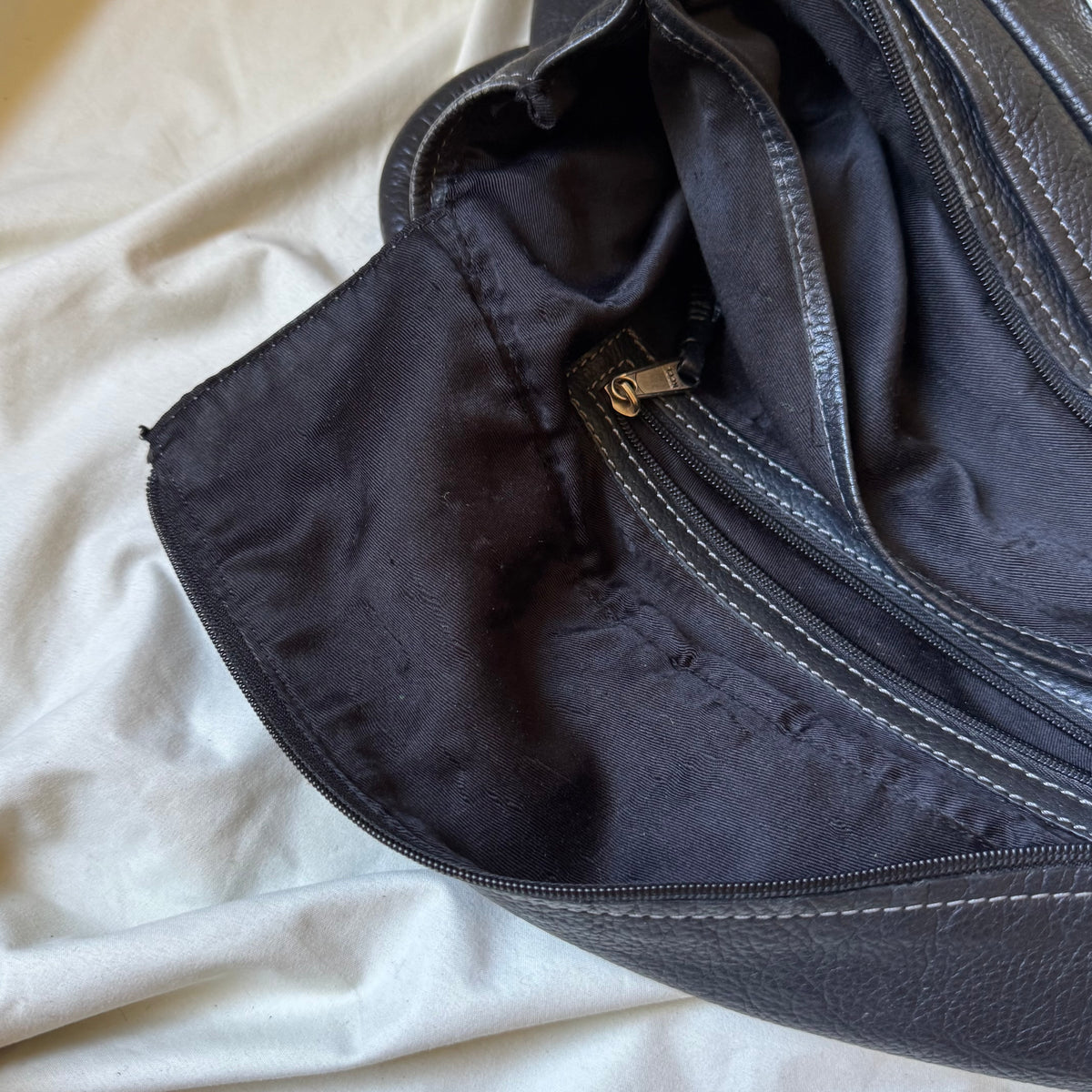 Vintage Minimalist Boxy Leather Bag