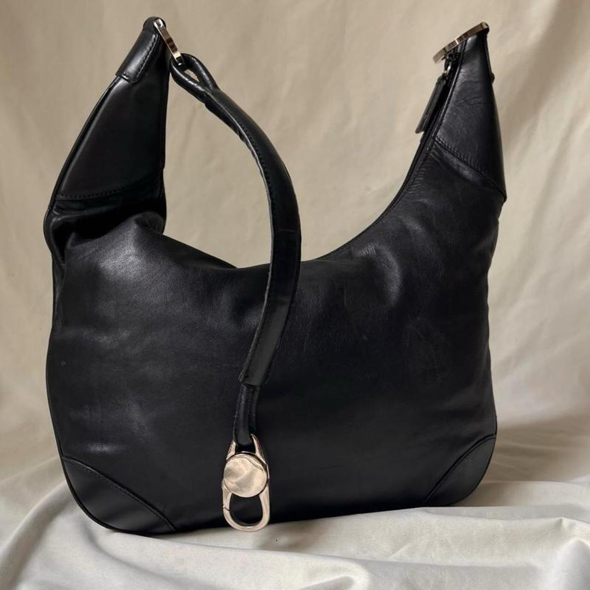Vintage Y2K Leather Hobo Bag With Oversized Clip