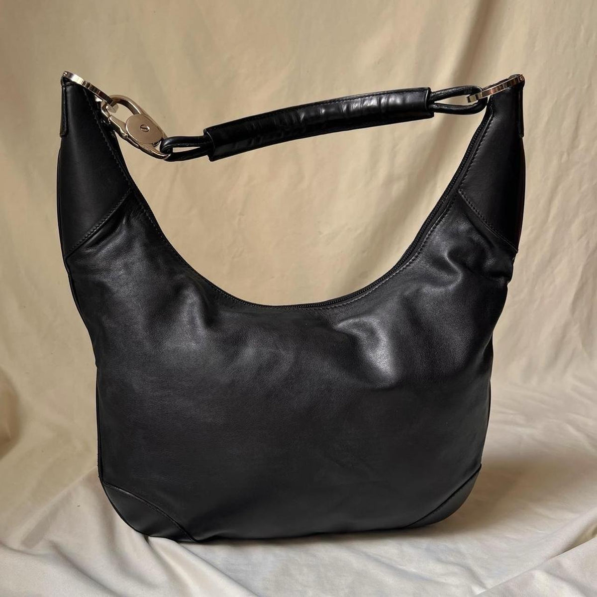 Vintage Y2K Leather Hobo Bag With Oversized Clip