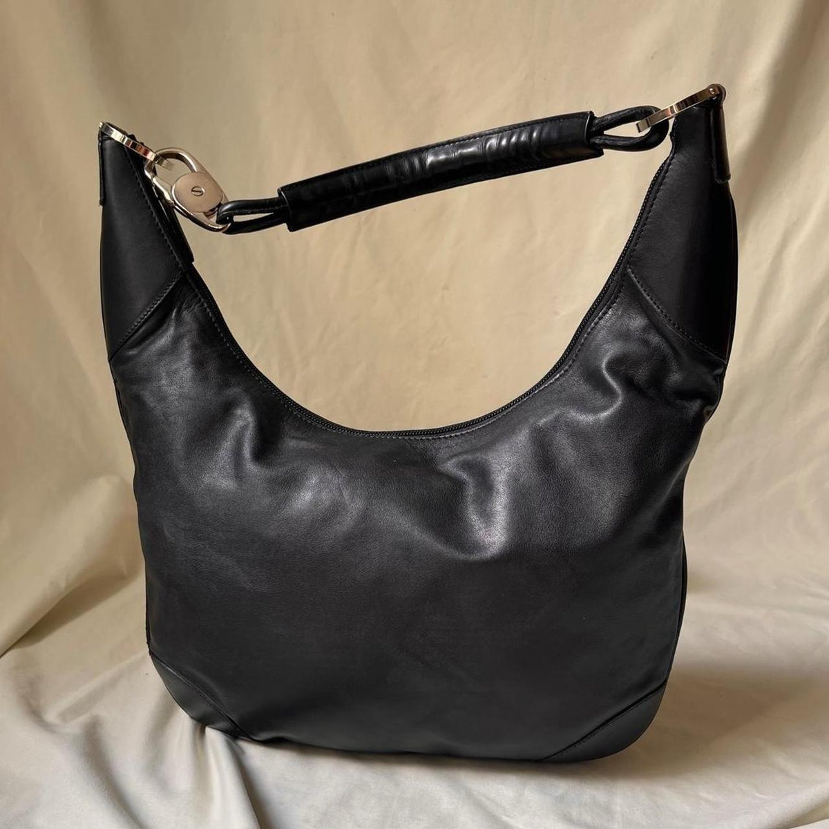 Vintage Y2K Leather Hobo Bag With Oversized Clip